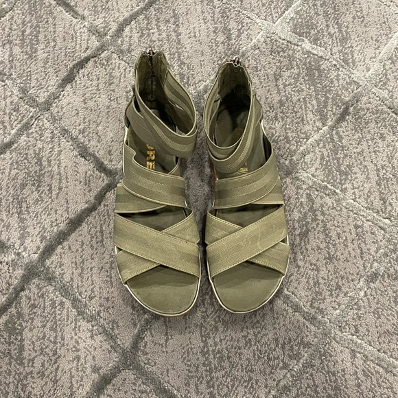 Sorel Out N About Strap Sandals - Picture 3 of 9